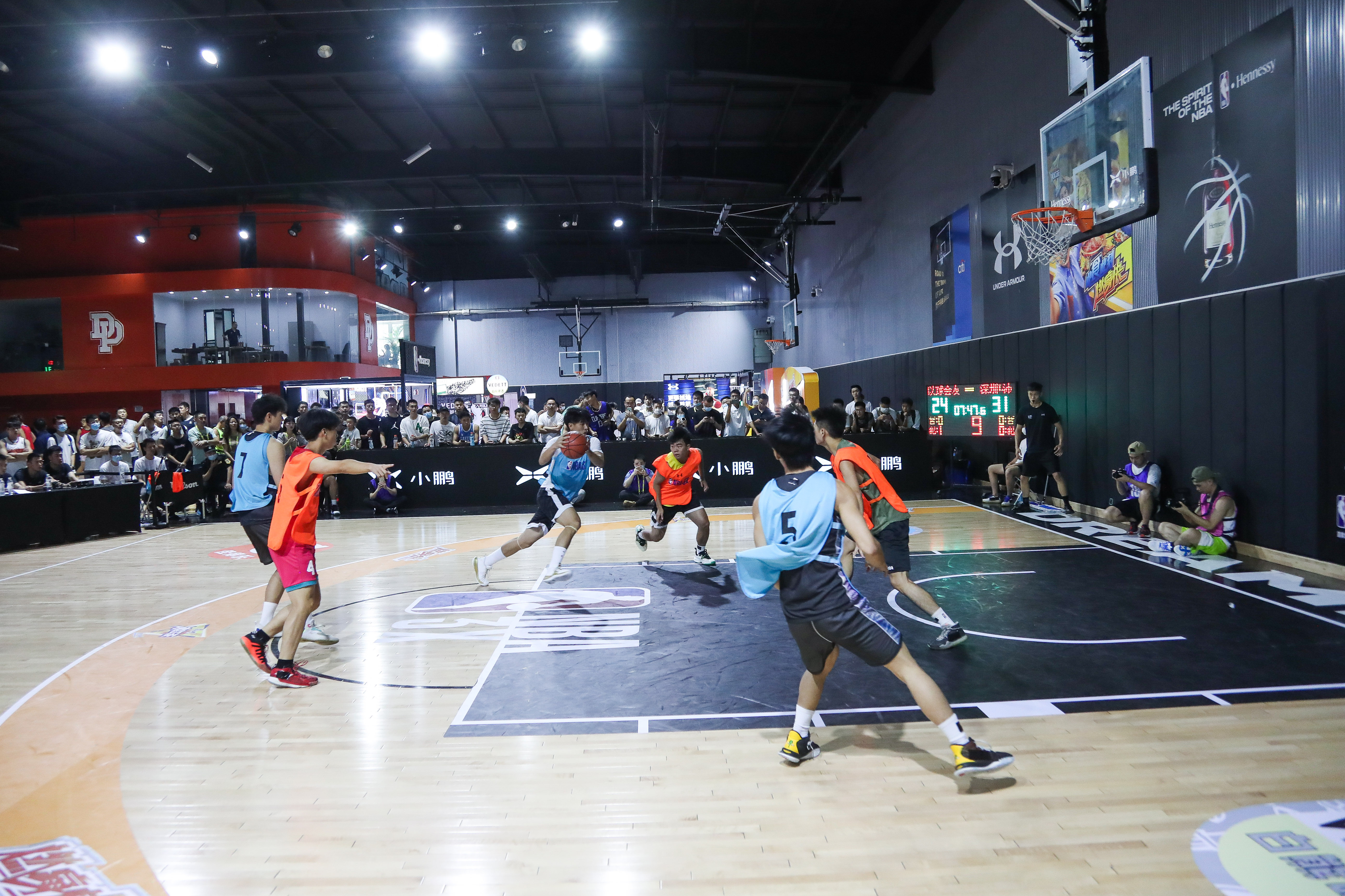 着他在俱乐 着他在俱乐